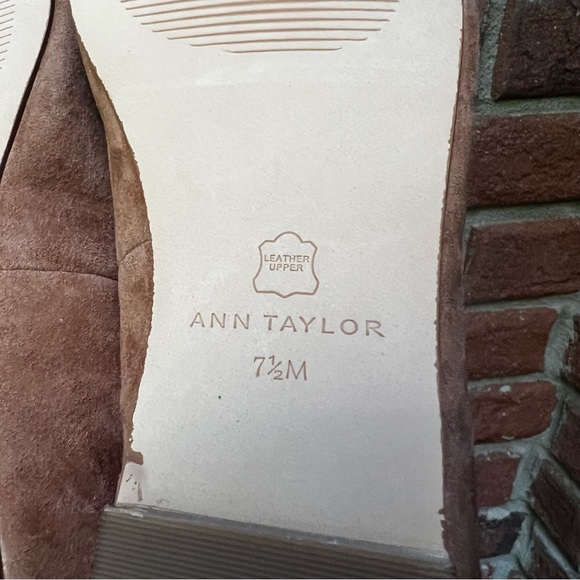 Ann Taylor Tan Suede Pointed Toe Flats Size 7.5 NEW - Picture 6 of 9